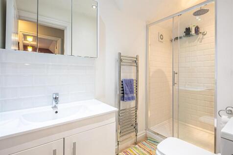 Second floor shower room