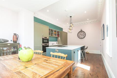 Dining kitchen