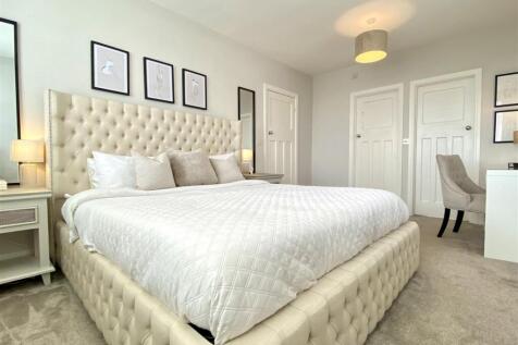 Principal bedroom