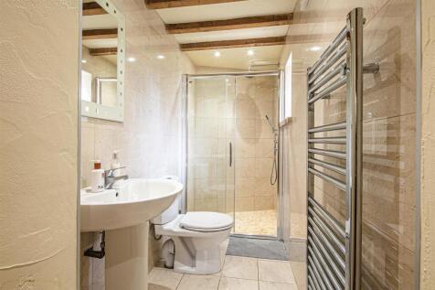 Ensuite shower room