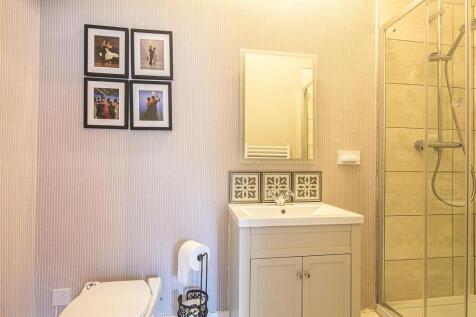 Ensuite to bedroom two