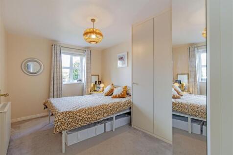 Bedroom 1-1.jpg