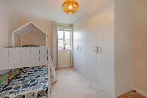 Bedroom 2-2.jpg