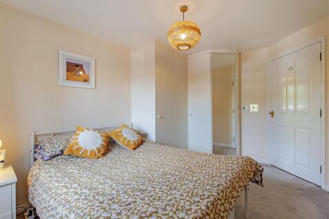 Bedroom 1-2.jpg