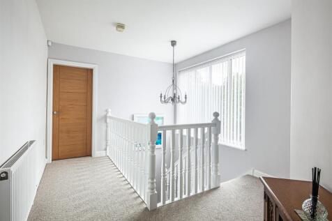 Galleried landing
