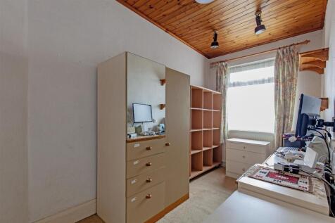 Bedroom 3-1.jpg