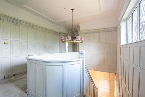 Galleried landing
