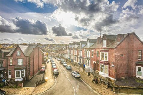 Street overview from second floor