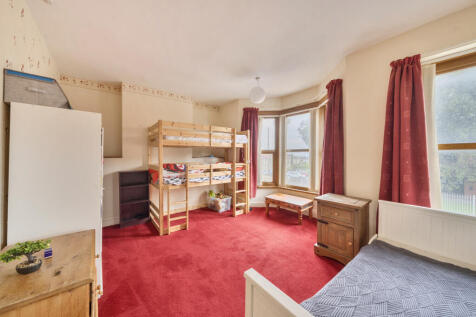 1363997-7-68e7a53...