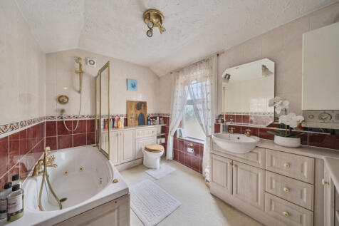 1363997-6-68e7a4d...