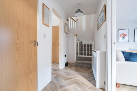 1364820-12-68fb4b...