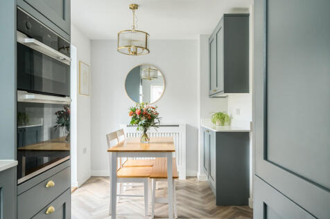 1364820-11-68fb4b...