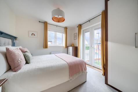 1364820-5-68fb4ae...