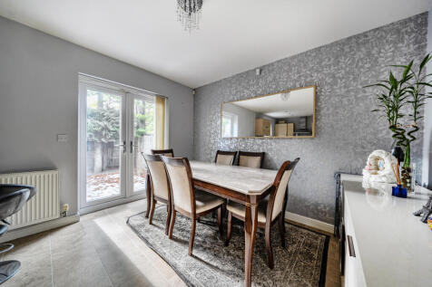 1372526-4-68fa0af...