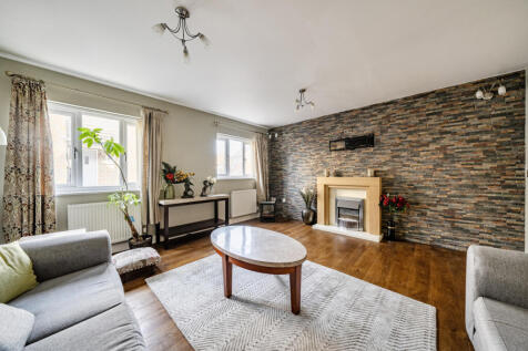 1372526-2-68fa0ab...