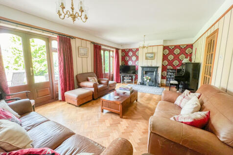 lounge 2