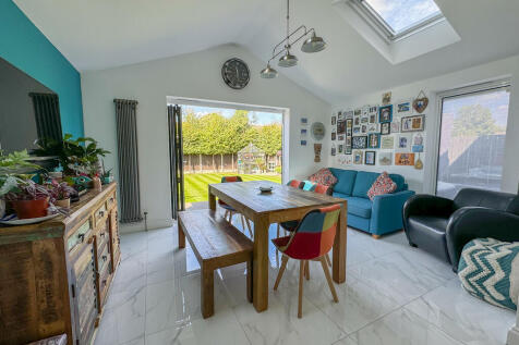 breakfast area 1