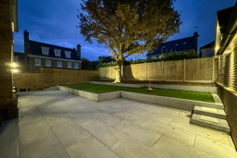 garden night