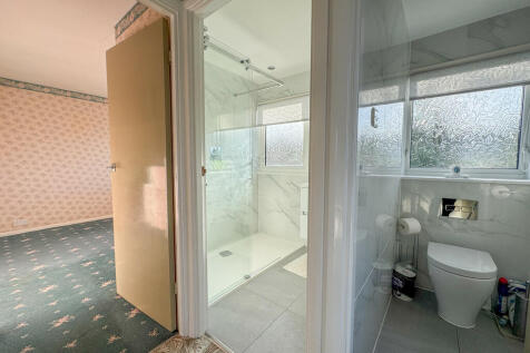 shower and wc