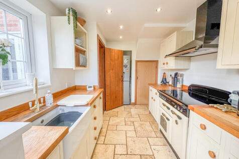 KITCHEN 1
