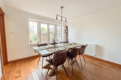 DINING 1