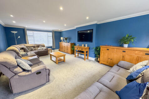 lounge 3