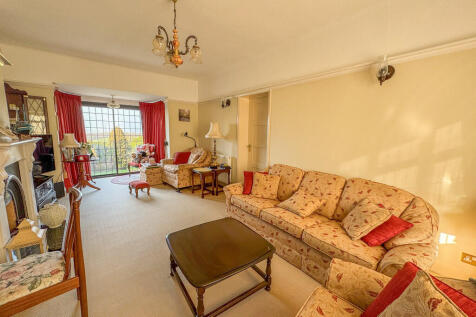 lounge 3
