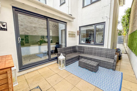 courtyard2