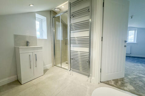 EN SUITE BED 2