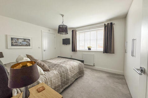 bed 2 image 2