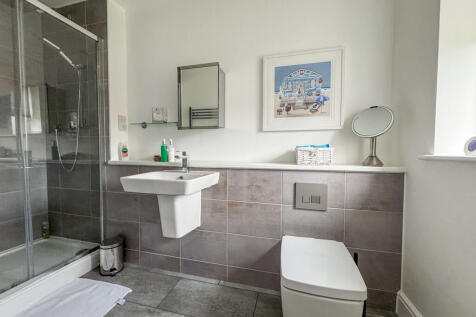 bed2 ensuite