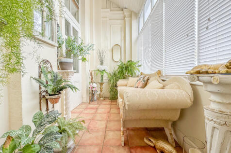 SUN ROOM