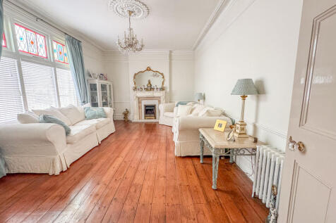 DRAWING ROOM 1