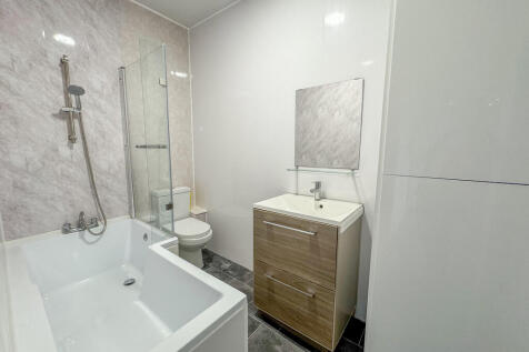FLAT BATHROOM
