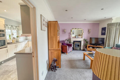 lounge kitchen