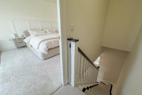 2ND FLOOR LANDING