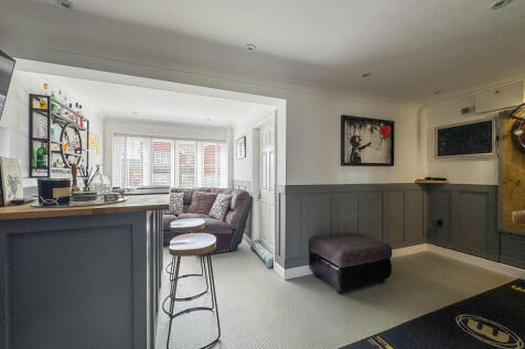 games room and ba...