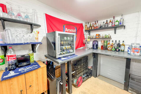 garage bar