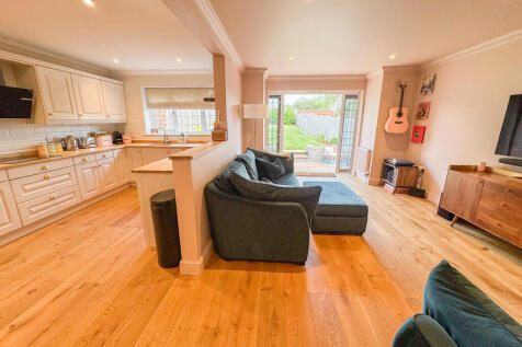 lounge kitchen