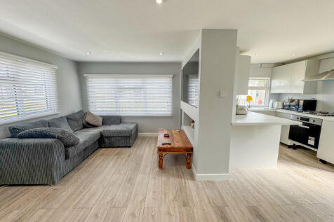 LOUNGE KITCHEN