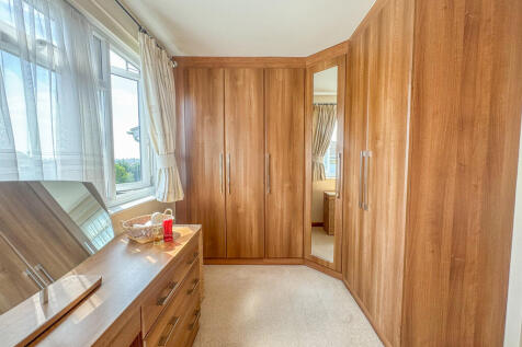 bed 1 wardrobes