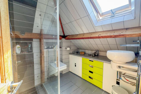 en suite to bed 1