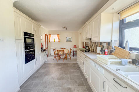 kitchen main