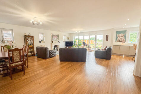 lounge 3