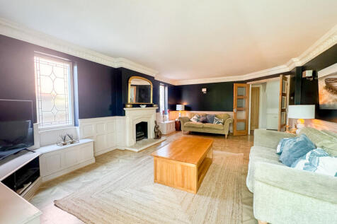 lounge 1