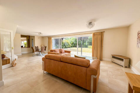 lounge 2