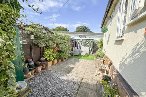 garden side
