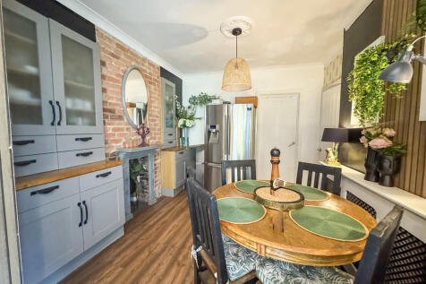 kitchen diner1