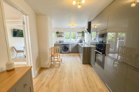 kitchen main