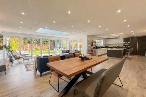 open plan breakfa...